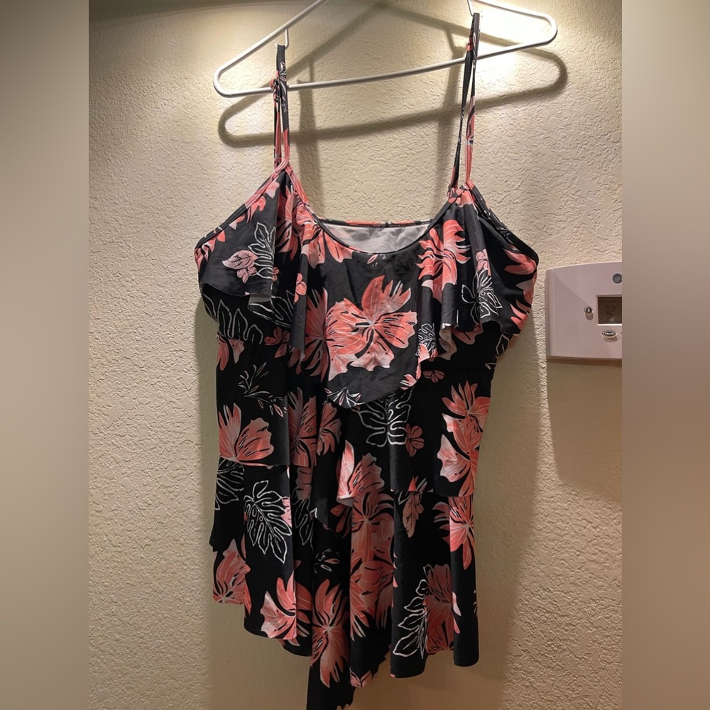 NWOT navy and peachy pink floral tankini - size 4XL